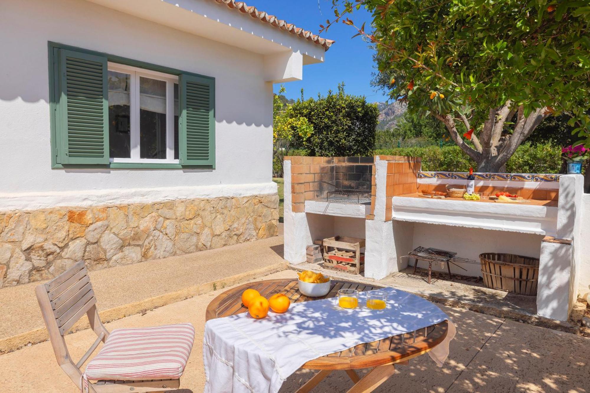 Ideal House For Two Families With Pool And Barbecue Plamanyola Buitenkant foto